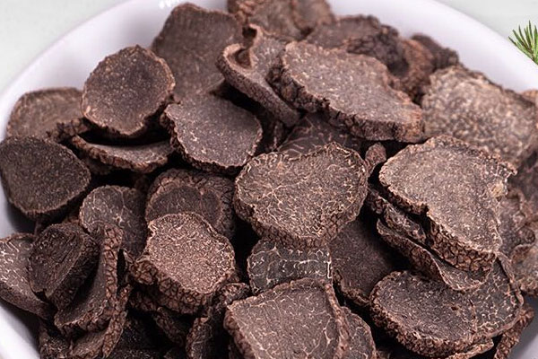 采摘松露的人叫什么