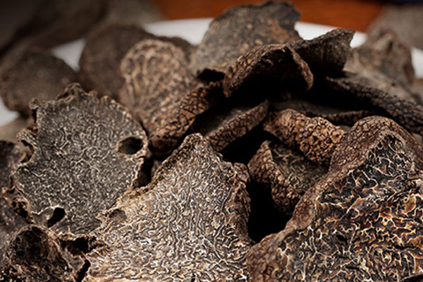 干的黑松露怎么處理，黑松露和白松露烹飪方法的區(qū)別