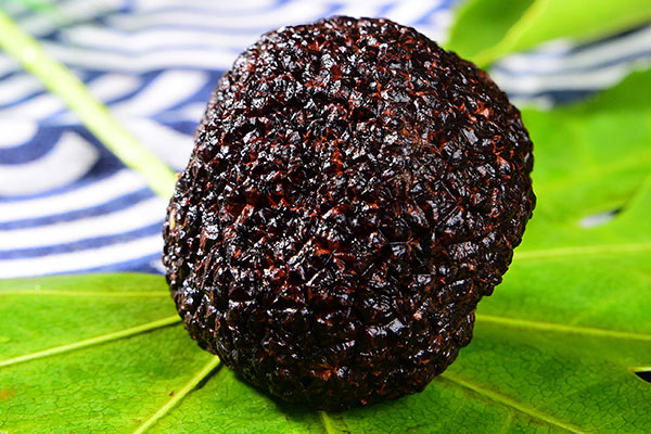 黑松露味道很奇怪，黑松露表面有白毛還能吃嗎