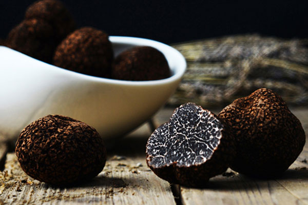 云南地道的松露吃法，黑松露為什么那么貴