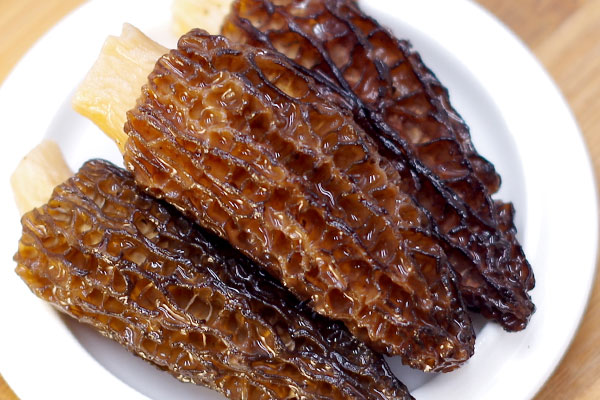 羊肚菌可以用養(yǎng)生壺煮嗎，羊肚菌曬干有股難聞的味道