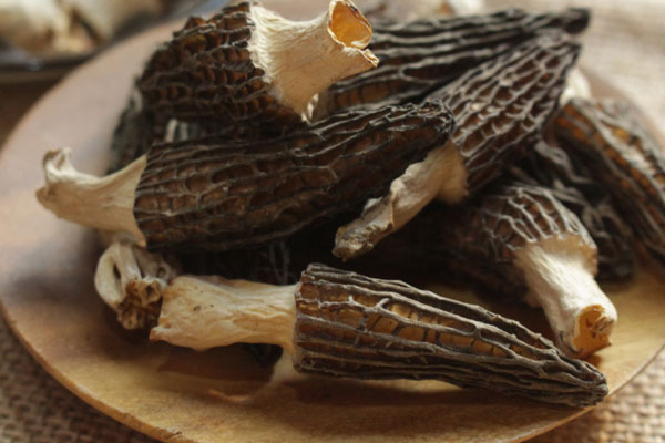 羊肚菌蓮子百合瘦肉湯的做法，羊肚菌水煮多久可以熟