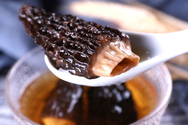 羊肚菌煲雞還需要加什么料呢，雞和羊肚菌的湯做法