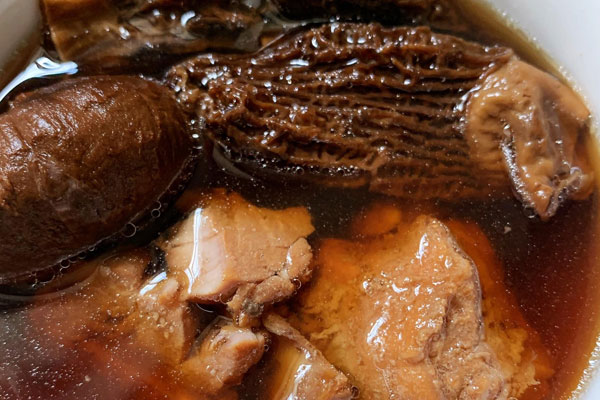 羊肚菌煲瘦肉湯還可以放什么 羊肚菌煲瘦肉湯還可以放什么