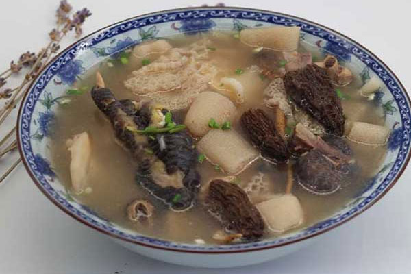 產(chǎn)褥期能吃羊肚菌湯嗎 產(chǎn)褥期能吃羊肚菌湯嗎