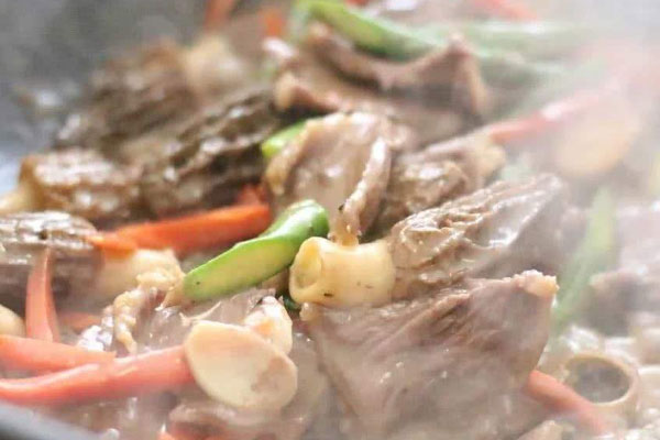 尖頂?shù)难蚨蔷脝? src=