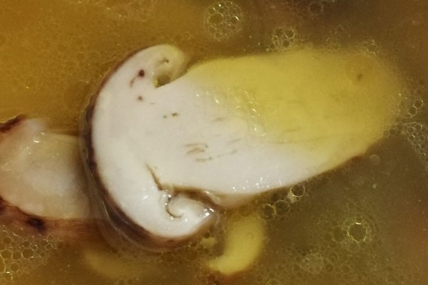 松茸燉黃雀--補(bǔ)腦興陽