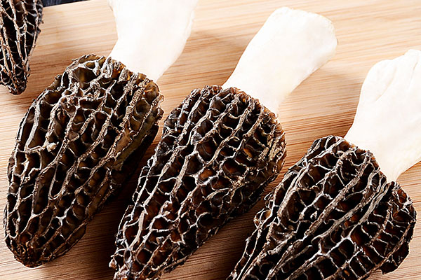 羊肚菌蒸粉絲的營養(yǎng)價(jià)值與功效作用 羊肚菌蒸粉絲的營養(yǎng)價(jià)值與功效作用