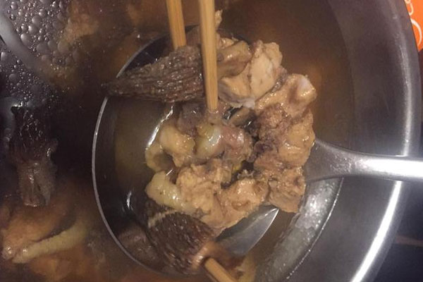 羊肚菌苦瓜排骨湯的營養(yǎng)價值與功效作用 羊肚菌苦瓜排骨湯的營養(yǎng)價值與功效作用