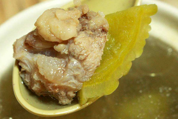羊肚菌苦瓜排骨湯的食用禁忌 羊肚菌苦瓜排骨湯的食用禁忌