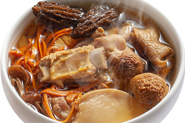 羊肚菌蟲(chóng)草燉排骨的做法，有哪些功效作用