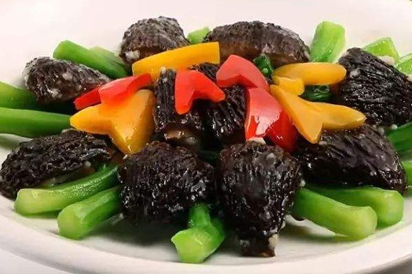 羊肚菌炒小白菜的功效作用與營養(yǎng)價(jià)值 羊肚菌炒小白菜的功效作用與營養(yǎng)價(jià)值