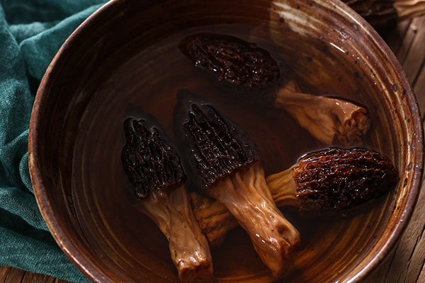 干羊肚菌怎么泡，羊肚菌粉蒸肉蒸多久才熟