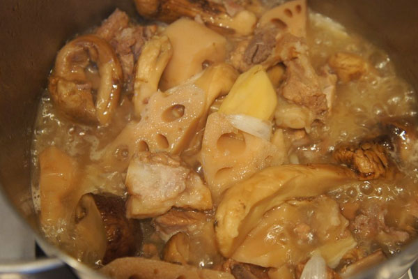 松茸蓮藕排骨湯的做法竅門 松茸蓮藕排骨湯的做法竅門