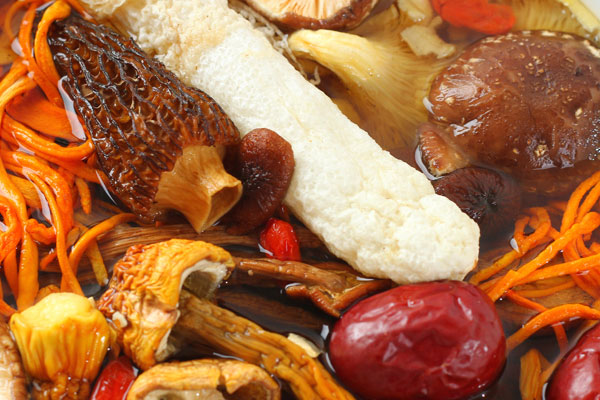 羊肚菌煲湯可以放哪些藥材 羊肚菌煲湯可以放哪些藥材