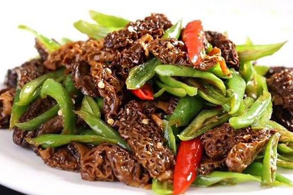 農(nóng)家小炒羊肚菌的做法，和辣椒炒羊肚菌有哪些區(qū)別