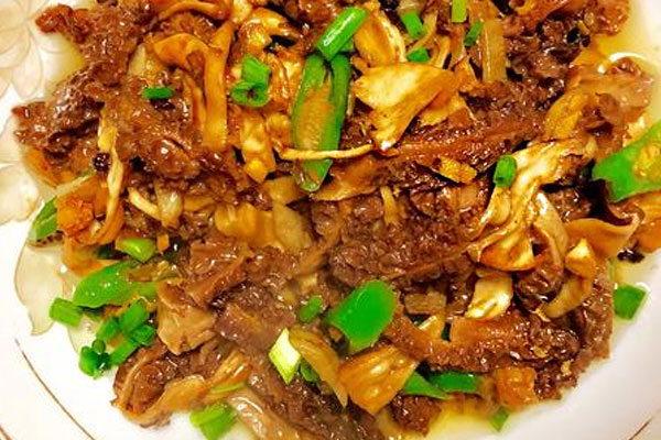 農(nóng)家小炒羊肚菌和辣椒炒羊肚菌的區(qū)別 農(nóng)家小炒羊肚菌和辣椒炒羊肚菌的區(qū)別