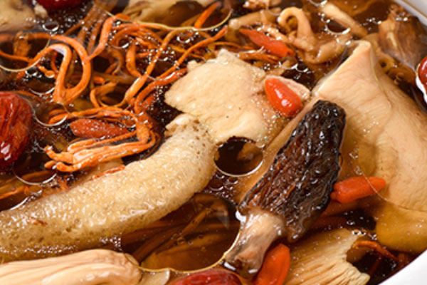 羊肚菌豬腳湯吃完可以吃感冒藥嗎 羊肚菌豬腳湯吃完可以吃感冒藥嗎