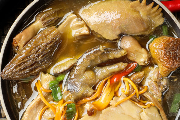 羊肚菌燉雞的做法 羊肚菌燉雞的做法