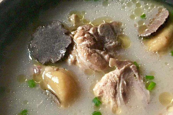 黑松露燉雞需要燉多長時間 黑松露燉雞需要燉多長時間