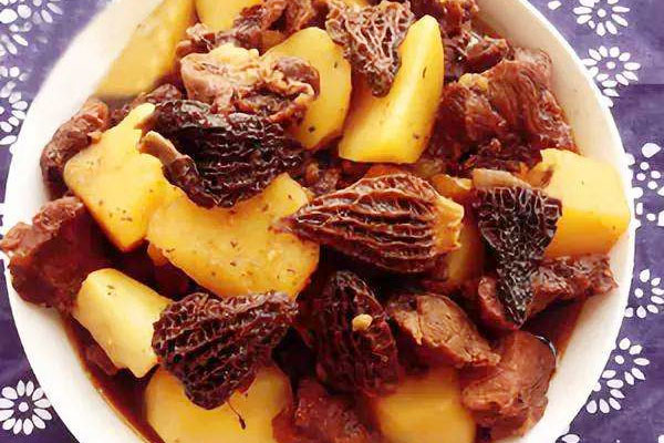 羊肚菌炒土豆片要焯水嗎 羊肚菌炒土豆片要焯水嗎