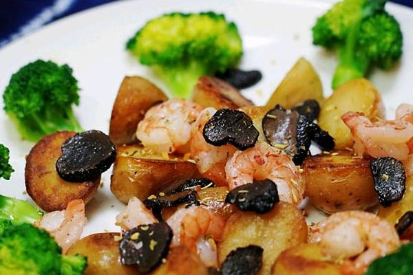 黑松露炒蝦仁是焯水還是過油