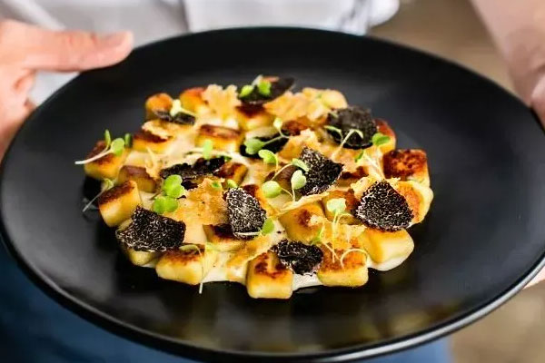 黑松露披薩怎么做，卡路里高嗎