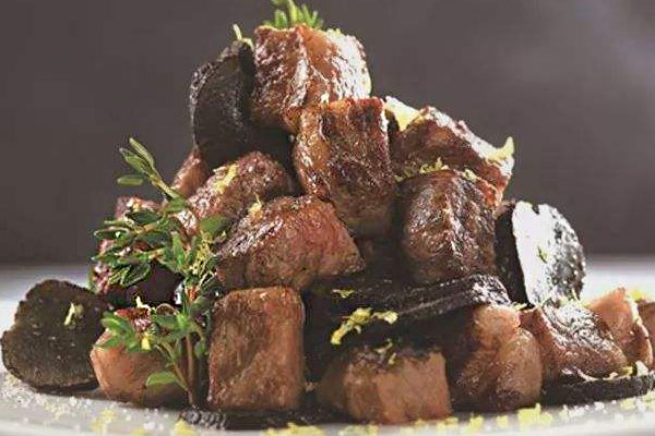 黑松露炒牛柳用哪部位的牛肉最好 黑松露炒牛柳用哪部位的牛肉最好