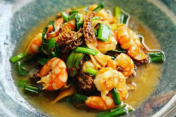 羊肚菌怎么炒最好吃 羊肚菌怎么炒最好吃