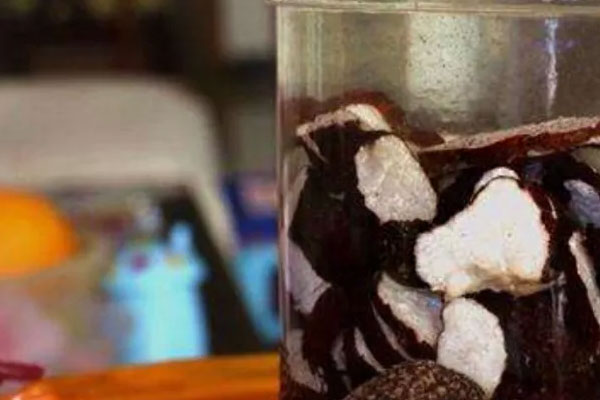 黑松露泡酒能放枸杞嗎 黑松露泡酒能放枸杞嗎