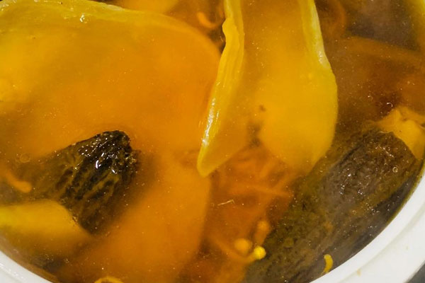 羊肚菌煲魚膠雞湯的功效作用 羊肚菌煲魚膠雞湯的功效作用