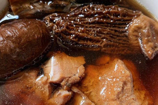 羊肚菌黑蒜湯的功效作用 羊肚菌黑蒜湯的功效作用