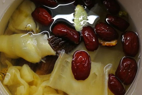 幼兒咳嗽可以吃羊肚菌燉魚膠 幼兒咳嗽可以吃羊肚菌燉魚膠
