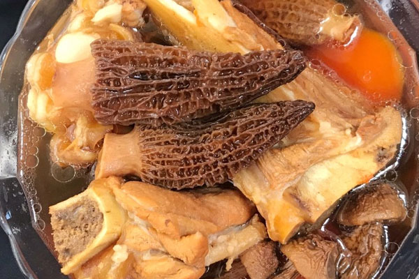 羊肚菌姬松茸骨頭湯的功效作用 羊肚菌姬松茸骨頭湯的功效作用