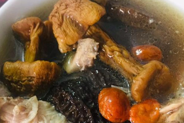 羊肚菌和姬松茸誰比較貴 羊肚菌和姬松茸誰比較貴