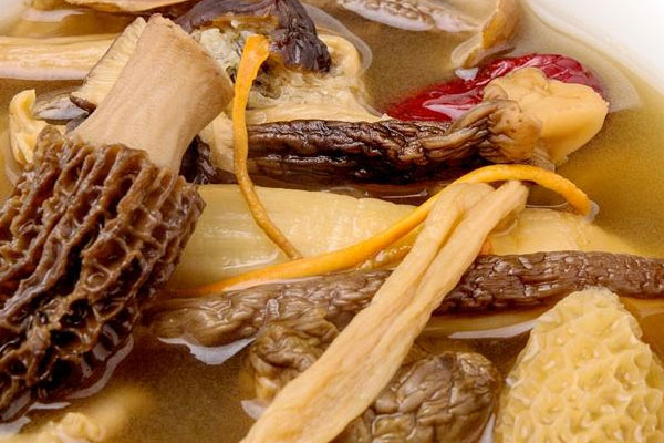 羊肚菌姬松茸蟲草花湯怎么做 羊肚菌姬松茸蟲草花湯怎么做