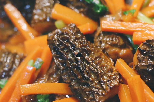 肉釀羊肚菌燜胡蘿卜的做法，有哪些功效作用