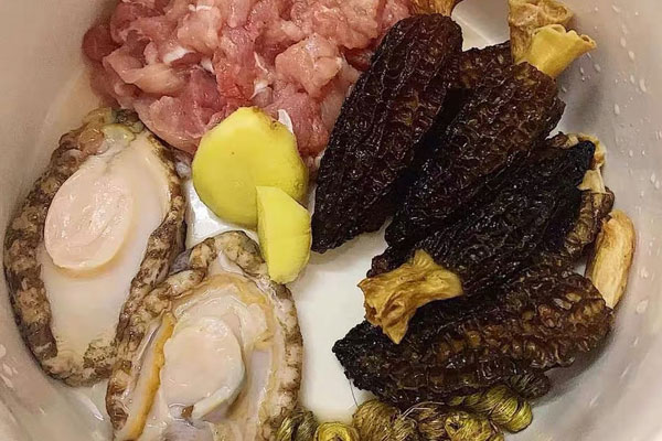 羊肚菌瘦肉鮑魚石斛湯的做法，有哪些功效作用