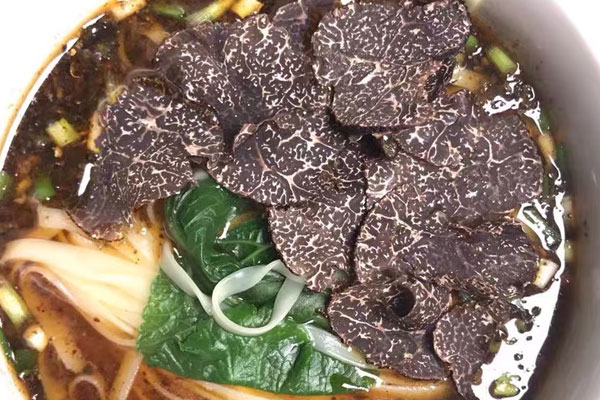 松露紅燒牛肉面的做法，會不會辣