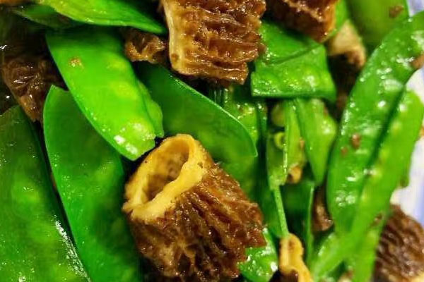 羊肚菌炒荷蘭豆怎么做好吃，要開水焯水嗎