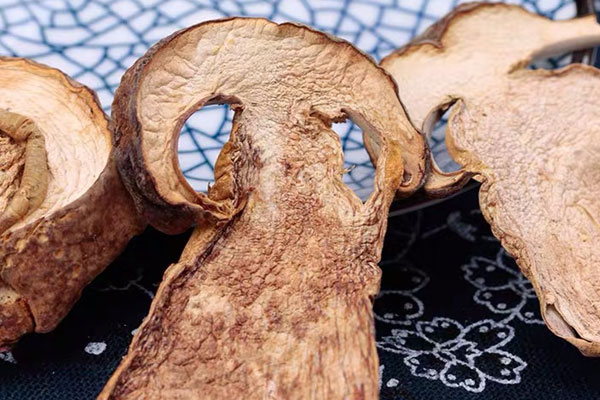 干牛肝菌泡好后需要焯水嗎，鮮牛肝菌燉湯要焯水嗎