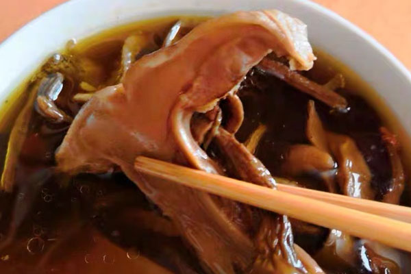 用黑牛肝菌煮湯會(huì)變黑嗎