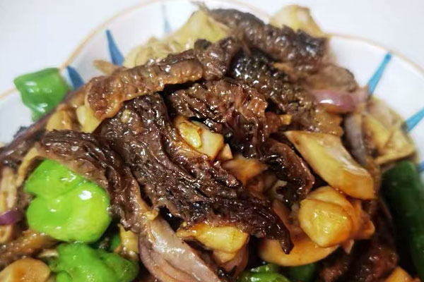 喂奶的準(zhǔn)媽媽可以吃羊肚菌嗎 喂奶的準(zhǔn)媽媽可以吃羊肚菌嗎