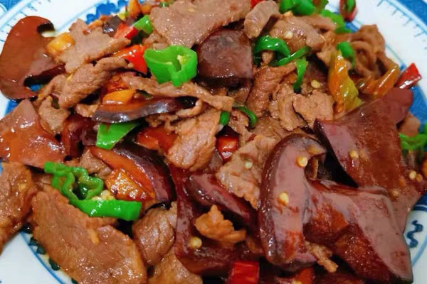 牛肝菌辣椒炒肉怎么做好吃，用什么辣椒好
