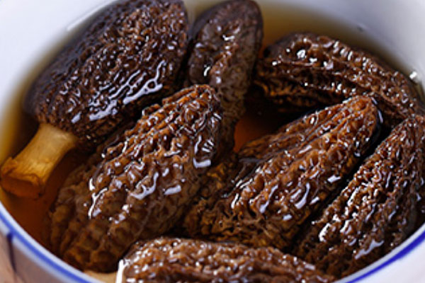 羊肚菌用溫水還是開水泡好 羊肚菌用溫水還是開水泡好