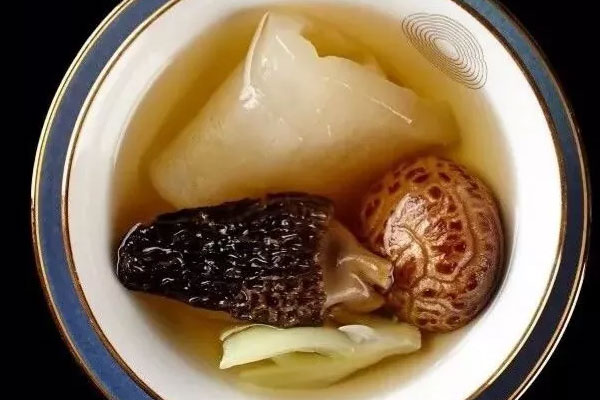 羊肚菌泡水喝好還是煮湯喝好 羊肚菌泡水喝好還是煮湯喝好