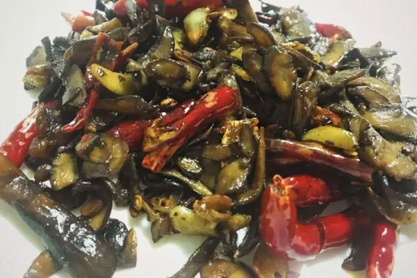 牛肝菌發(fā)苦還可以吃嗎 牛肝菌發(fā)苦還可以吃嗎