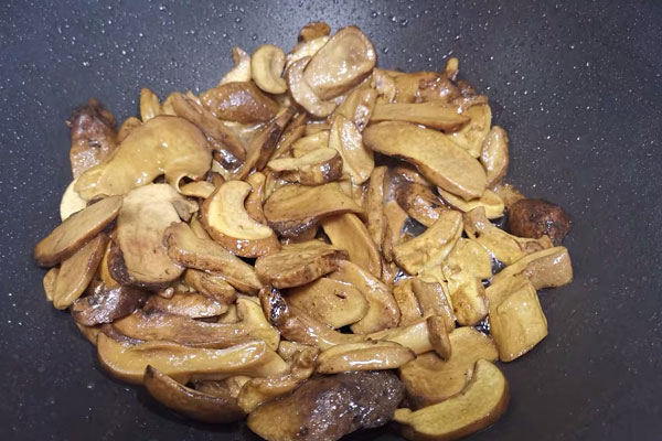 黃牛肝菌和黑牛肝菌的功效作用 黃牛肝菌和黑牛肝菌的功效作用