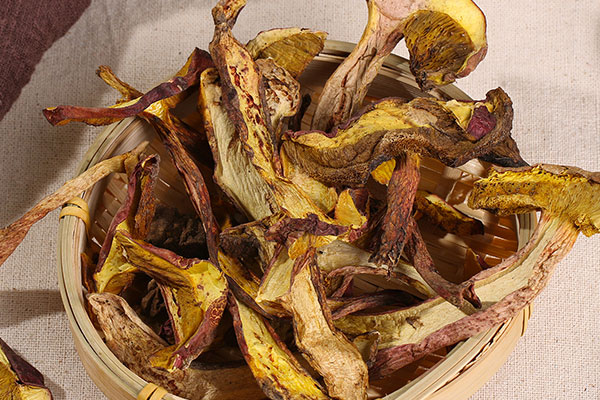 牛肝菌的營(yíng)養(yǎng)價(jià)值與功效 牛肝菌的營(yíng)養(yǎng)價(jià)值與功效