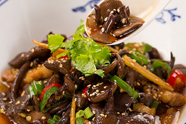 紅乳牛肝菌炒五花肉的做法以及竅門